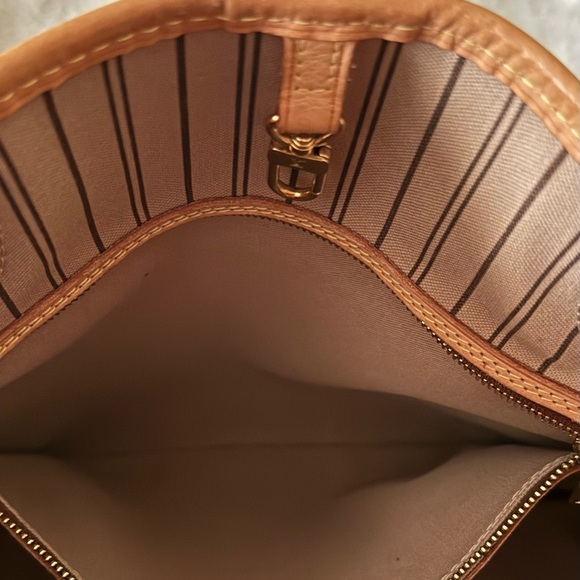 Louis Vuitton Monogram Neverfull GM - Picture 4 of 13